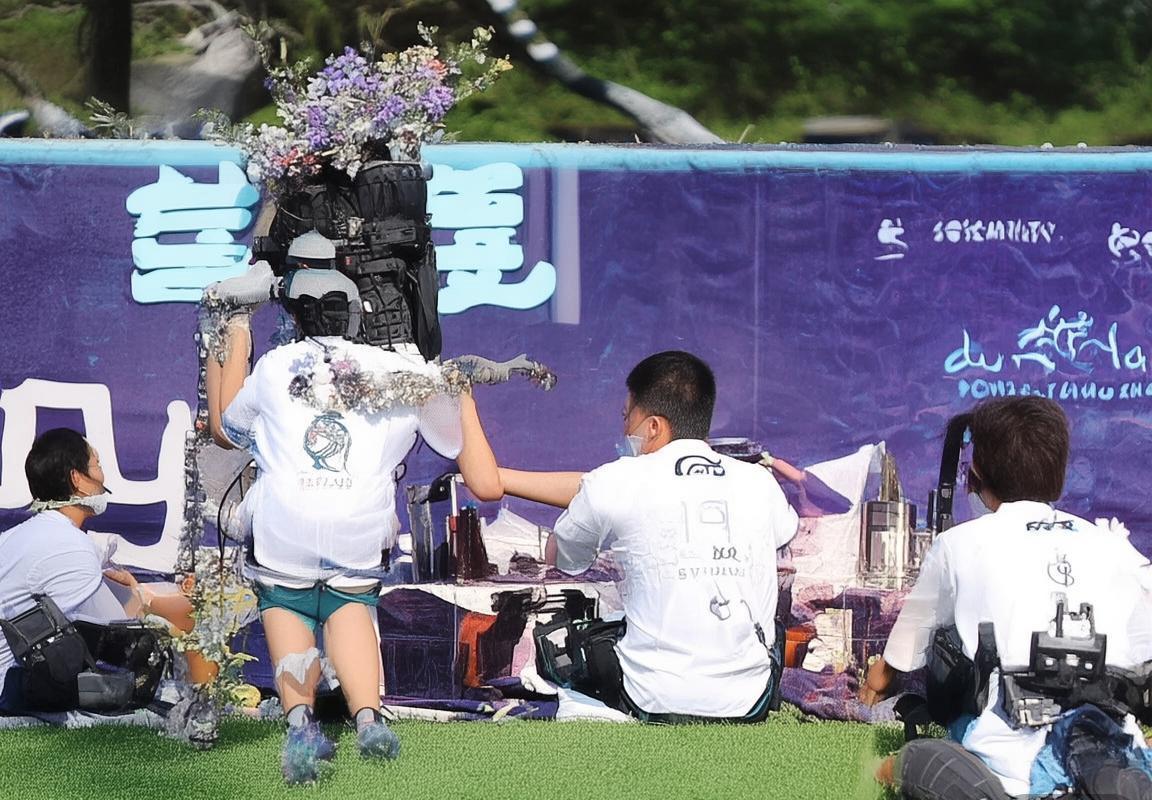 德国足球巨星格雷茨卡：从青训到世界级中场的奋斗之路(图2)